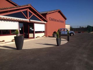 Chateau des Tourtes online at TheHomeofWine.co.uk Chateau des Tourtes online at TheHomeofWine.co.uk